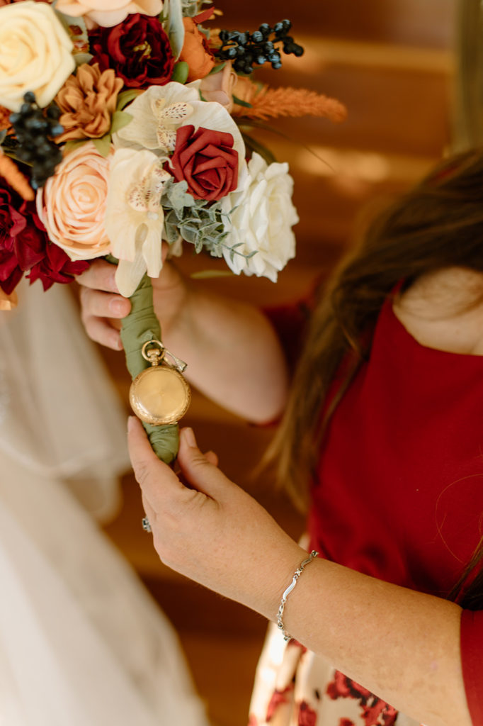 Sydney Jai Photography - bride getting ready, bridal bouquet