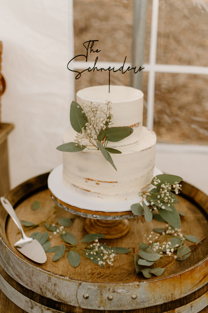Sydney Jai Photography - wedding cake, wedding details, wedding detail photos, rustic wedding cake, two tier wedding cake