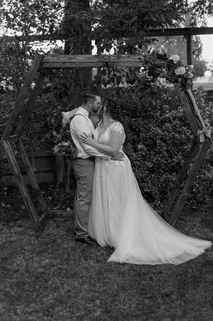 Sydney Jai Photography - bride and groom photos, bride and groom kissing