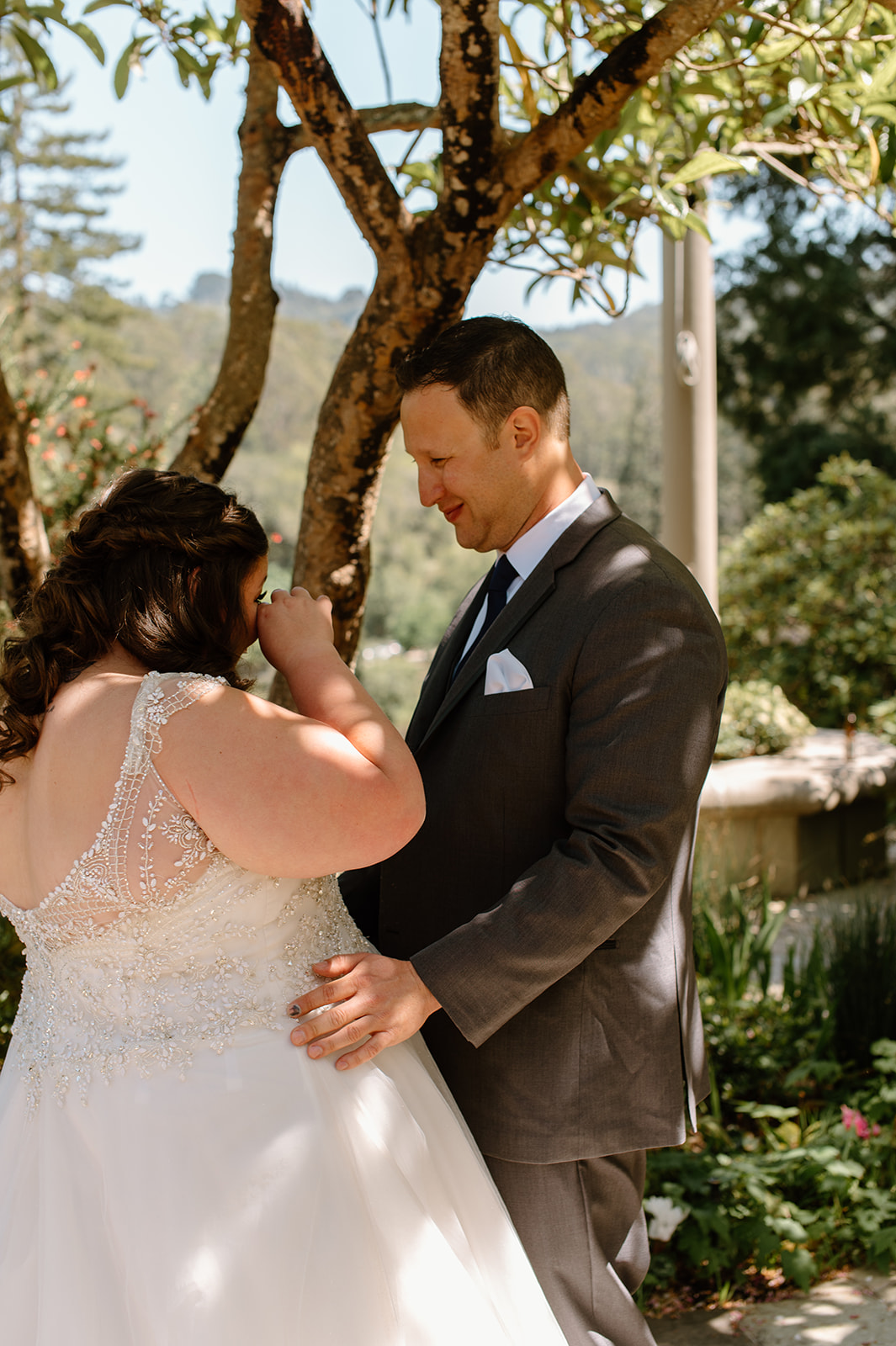 Sydney Jai Wedding Photographer - Bride and groom photos, Berkeley California wedding, bride first look