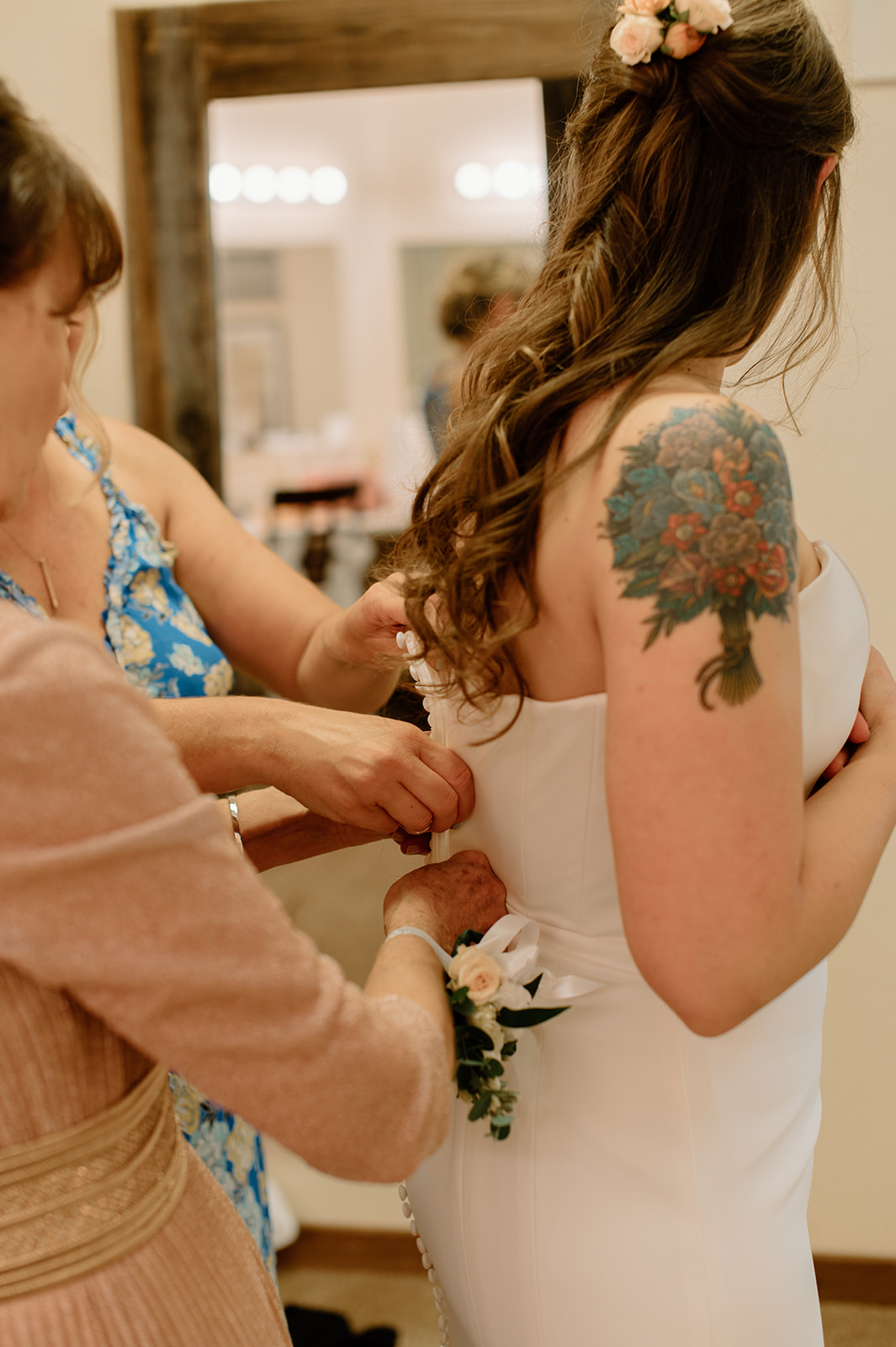 Sydney Jai Photography - Petaluma wedding, bride getting ready, bridal look, bride hair and makeup