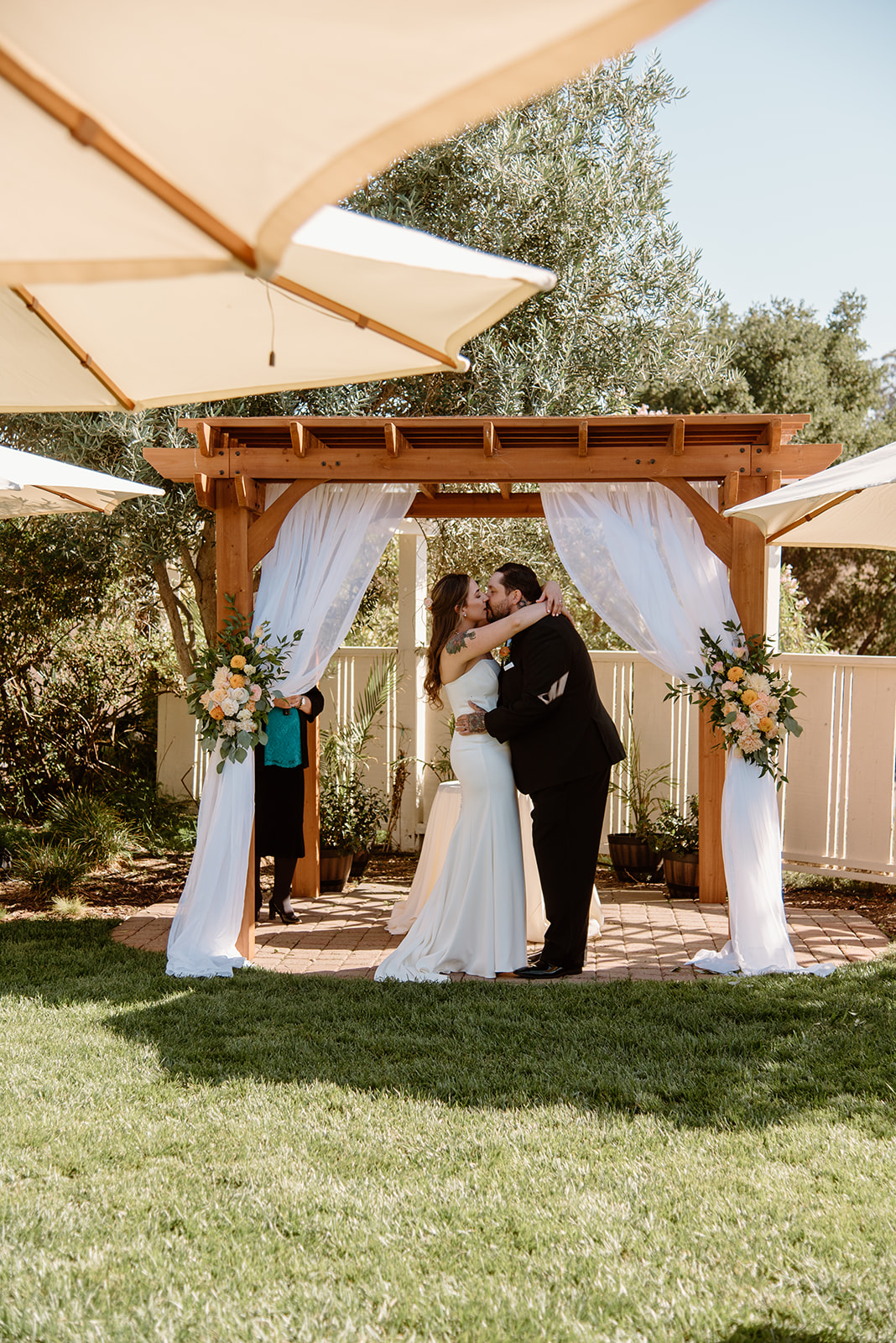 Sydney Jai Photography - Petaluma wedding, wedding ceremony, first kiss