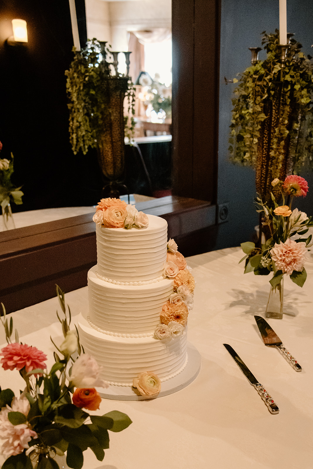 Sydney Jai Photography - Petaluma wedding, wedding details, wedding reception decor, wedding cake inspiration
