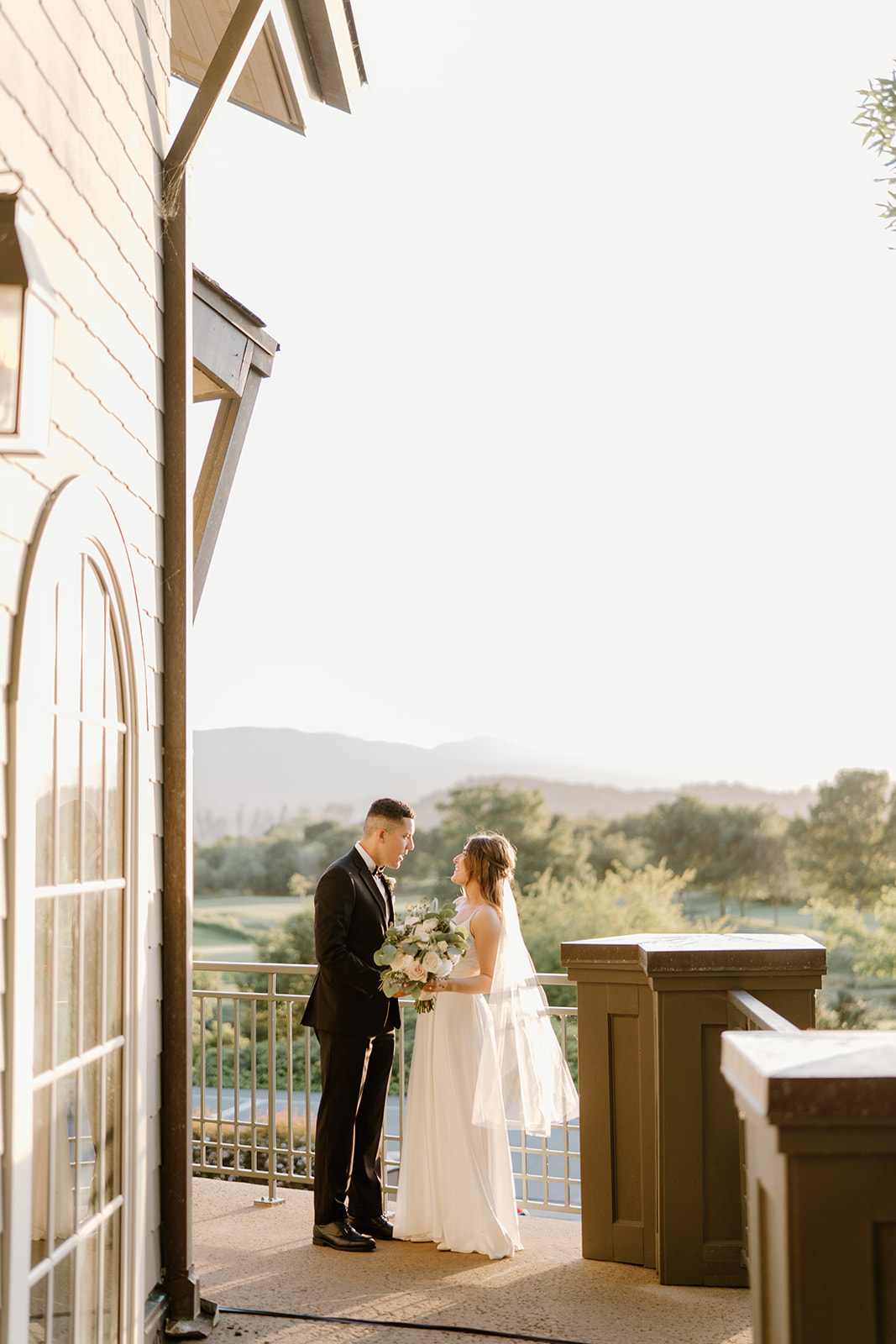 Sydney Jai Photography - Northern California wedding photographer, bride and groom photos, golden hour wedding photos