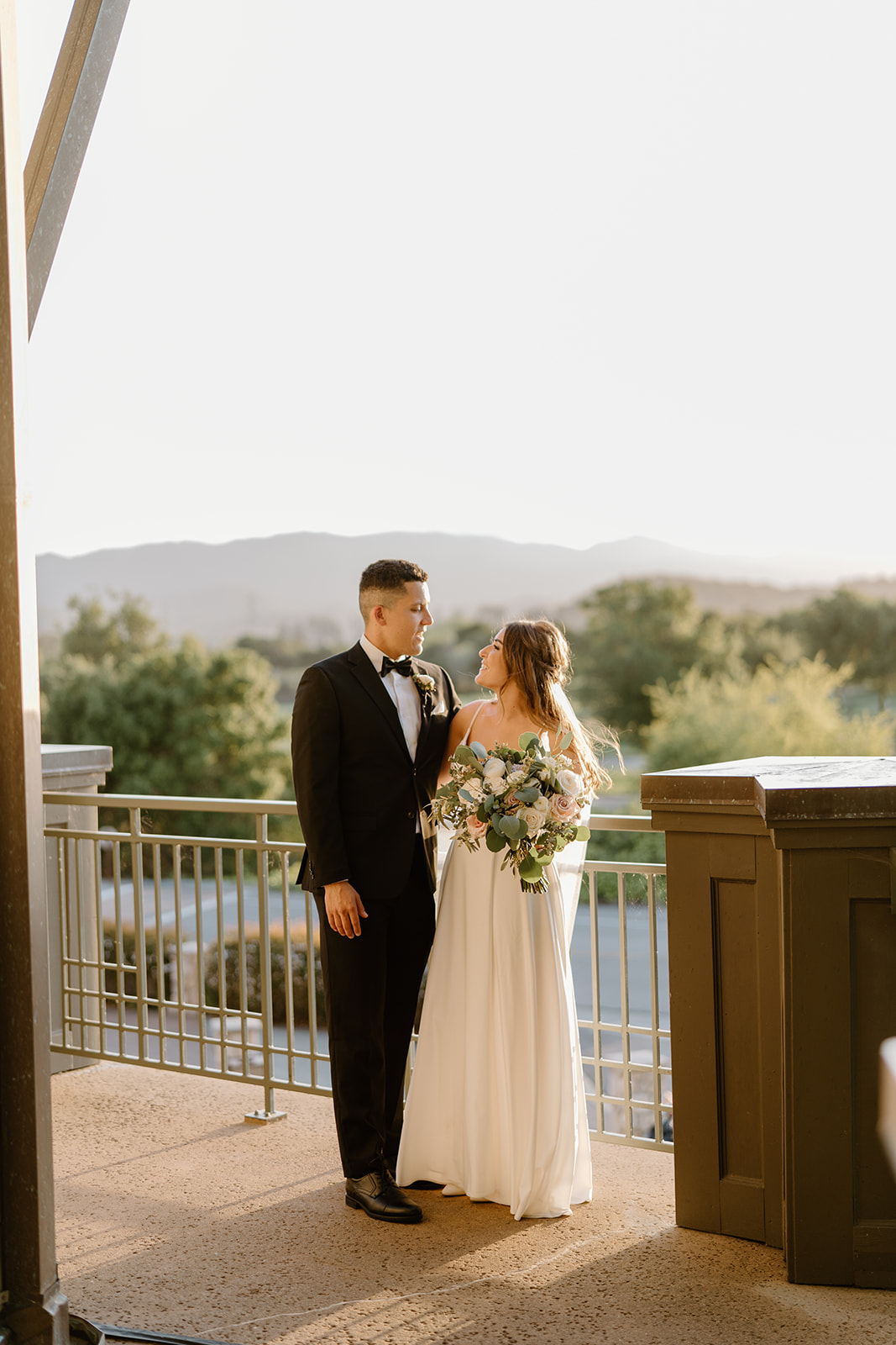 Sydney Jai Photography - Northern California wedding photographer, bride and groom photos, golden hour wedding photos